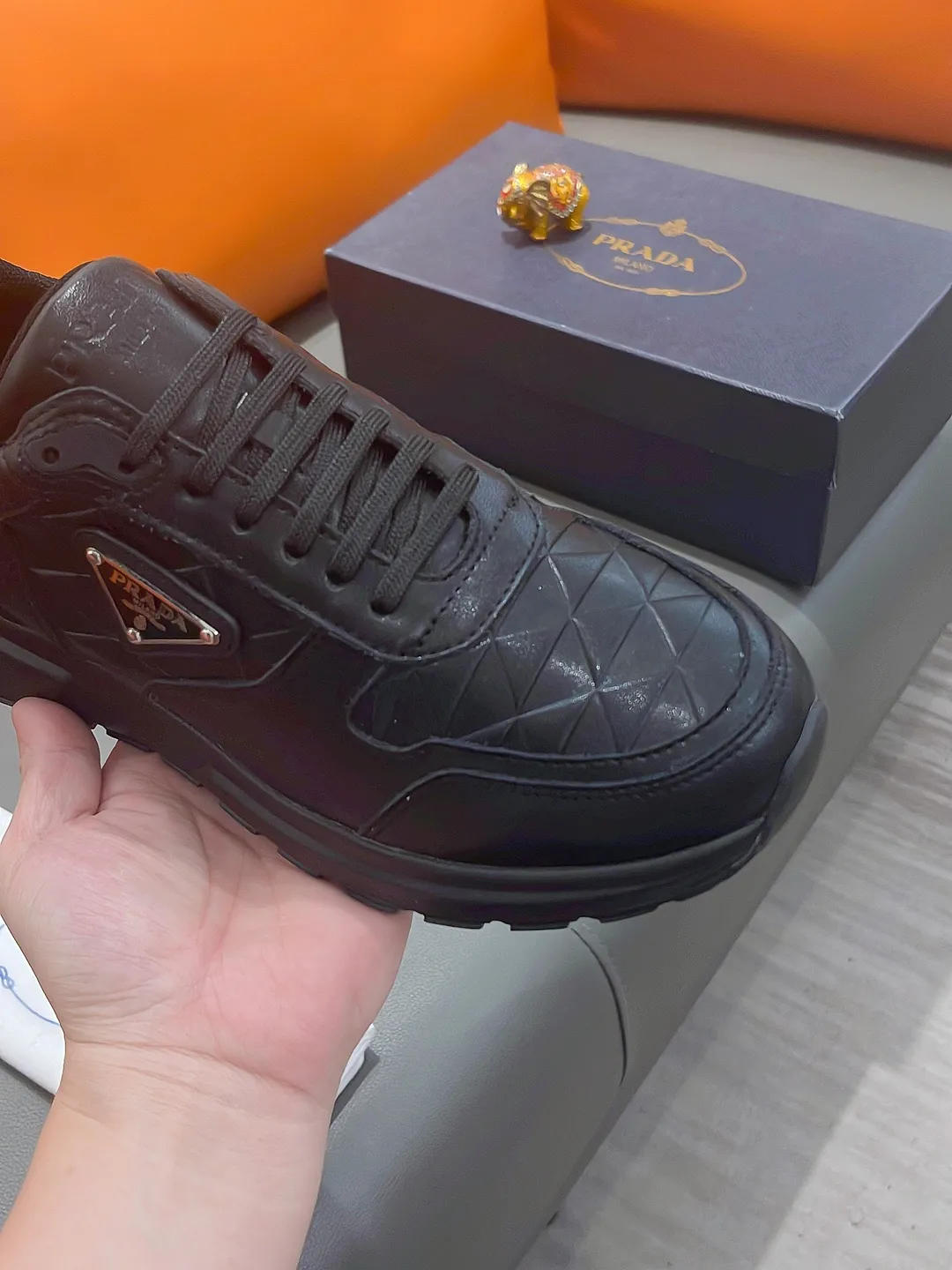 Men's shoes PRADA "Prada" P540 Regular size: 38-44 (casual shoes) Product materials: Selected cowhide upper, soft sheepskin feet, original factory special outsole.